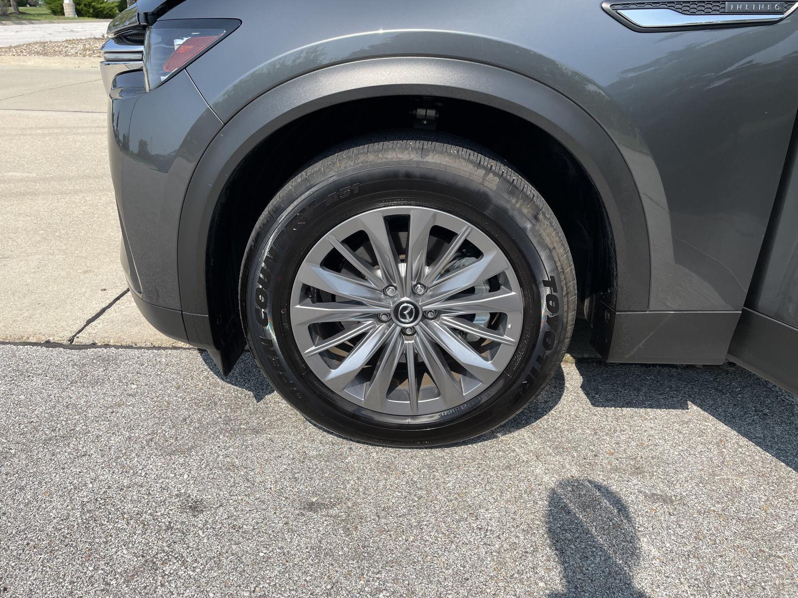 Vehicle photo 10
