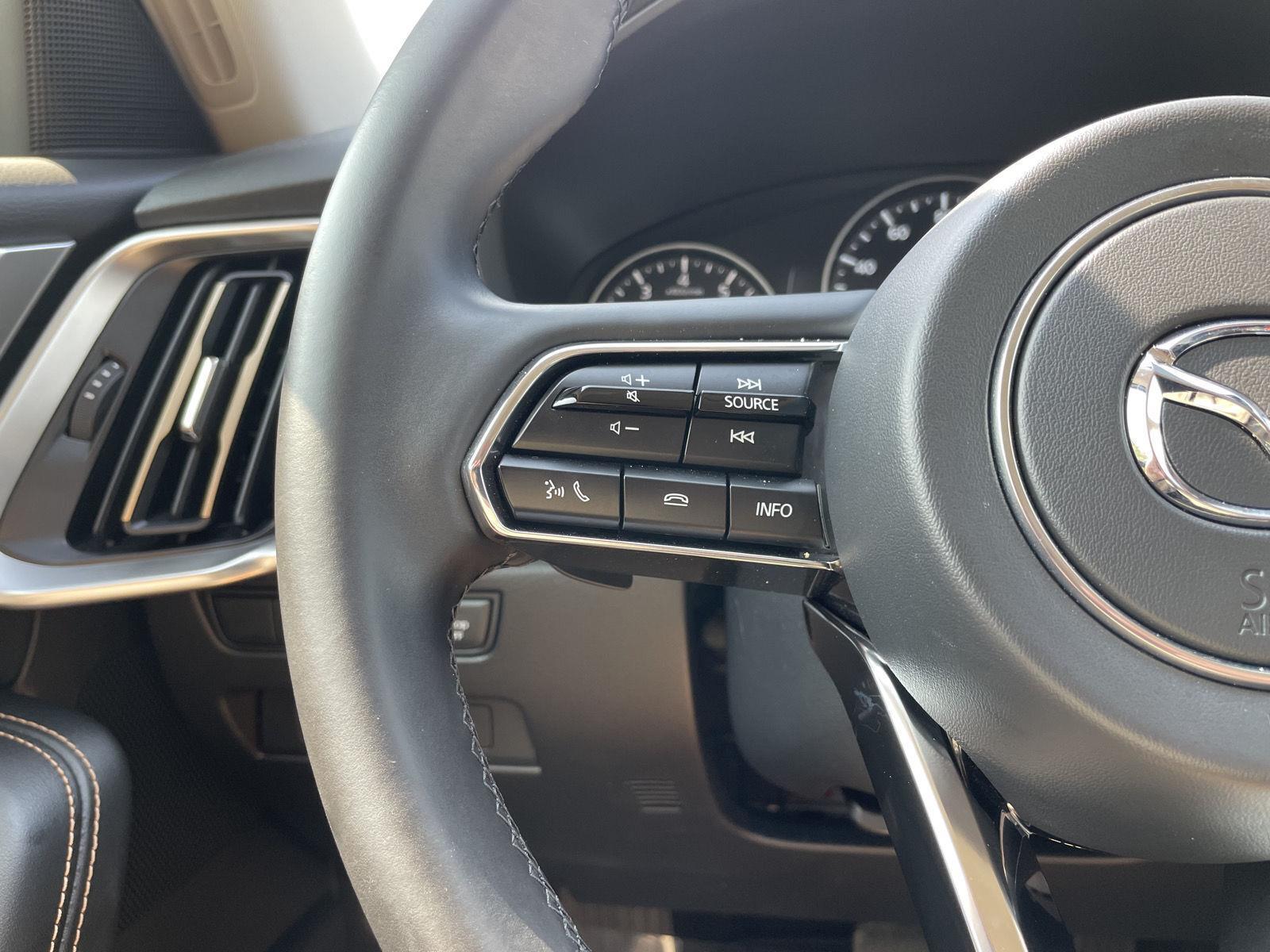 Vehicle photo 13