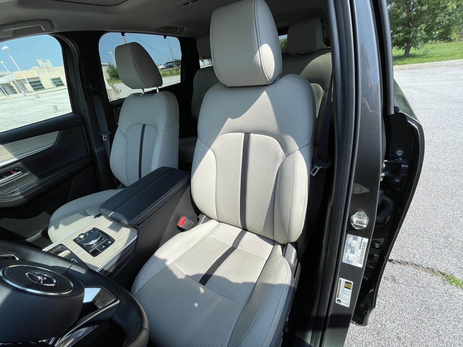 Vehicle photo 18