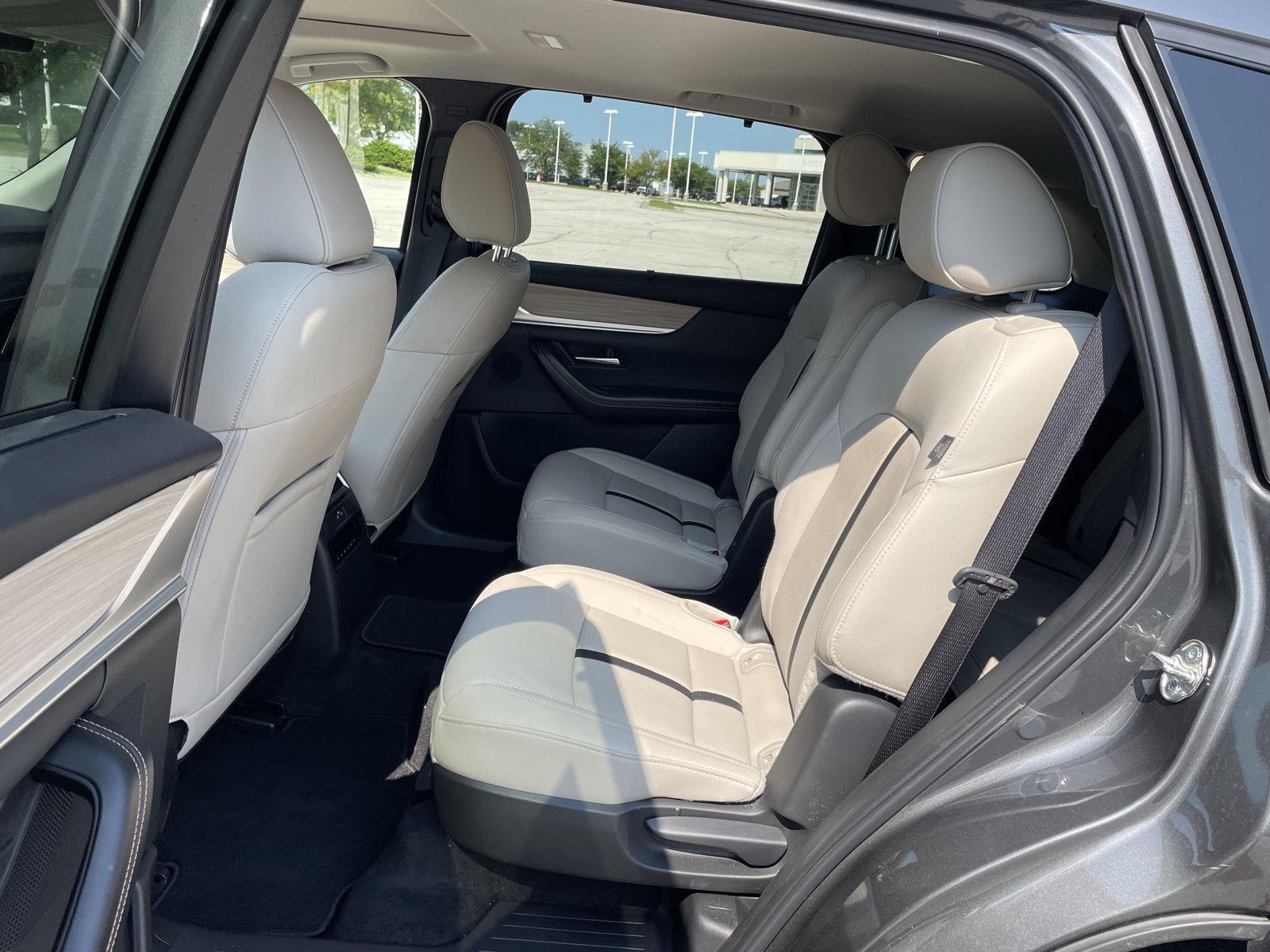 Vehicle photo 20