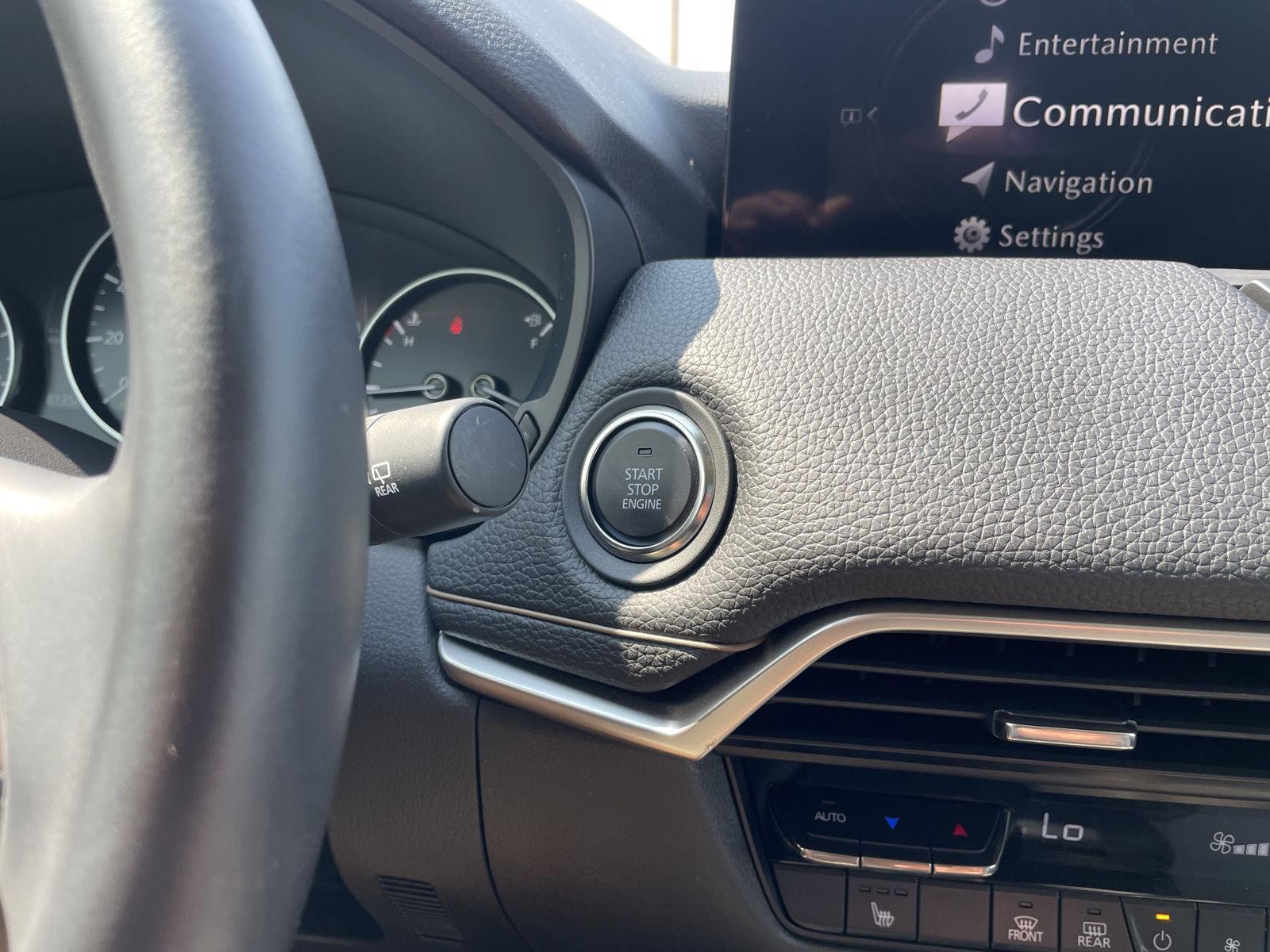 Vehicle photo 25