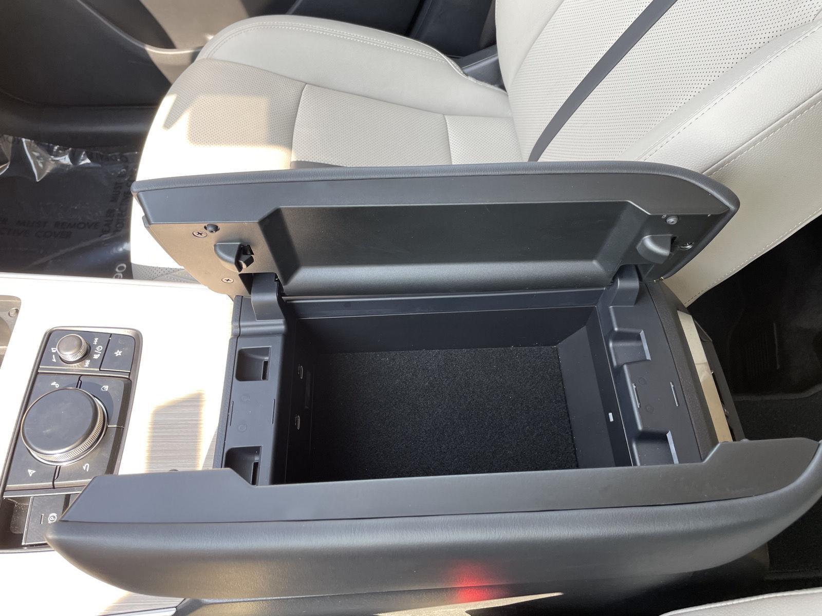 Vehicle photo 31