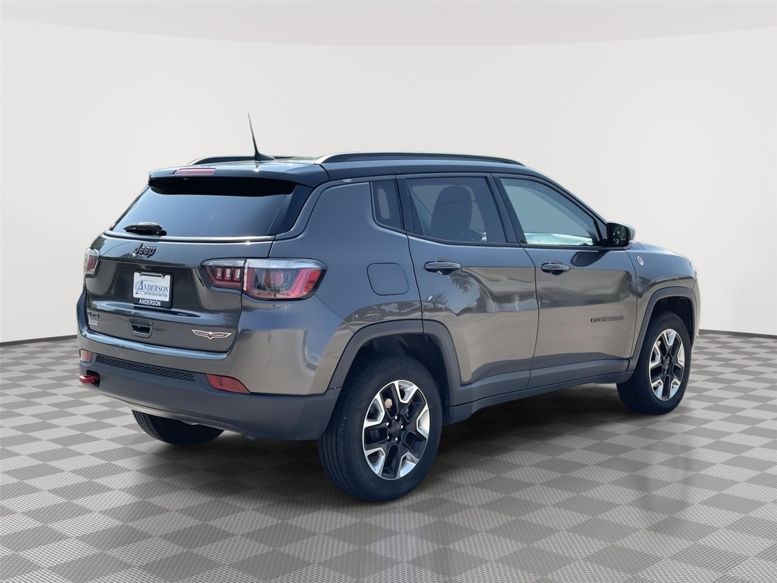 Vehicle photo 7