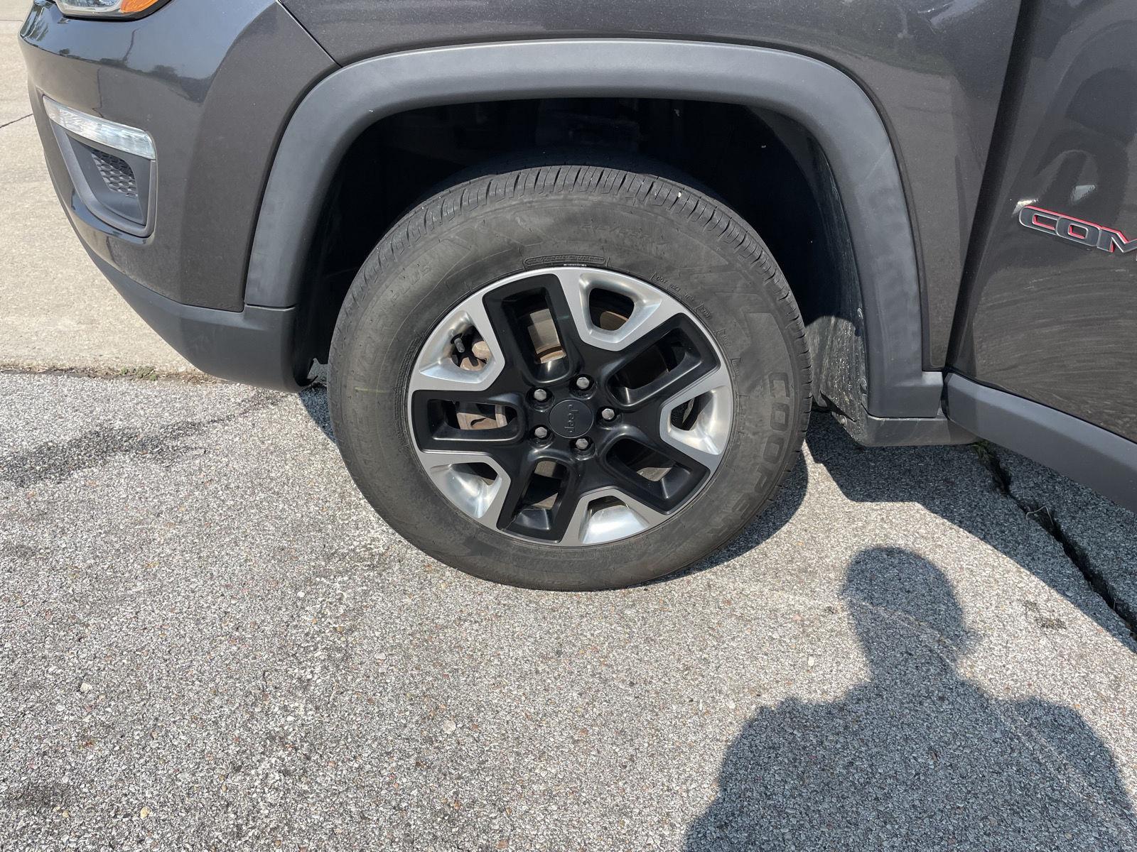 Vehicle photo 10