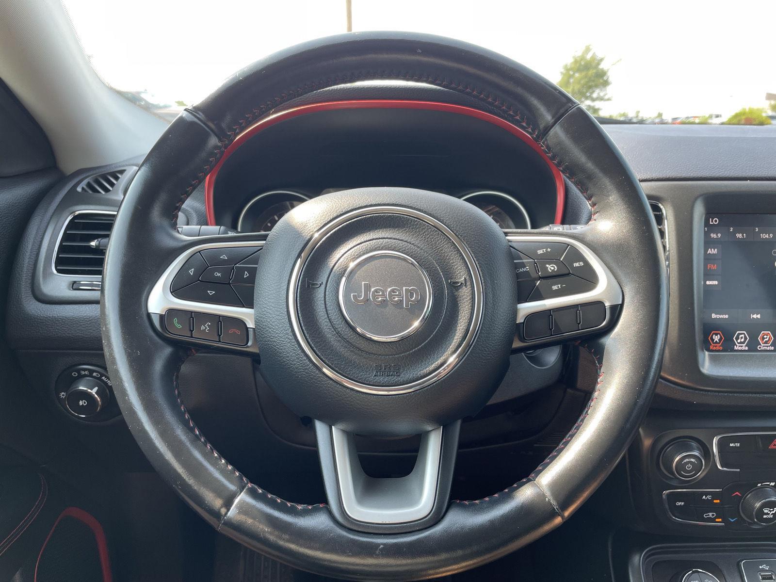Vehicle photo 11