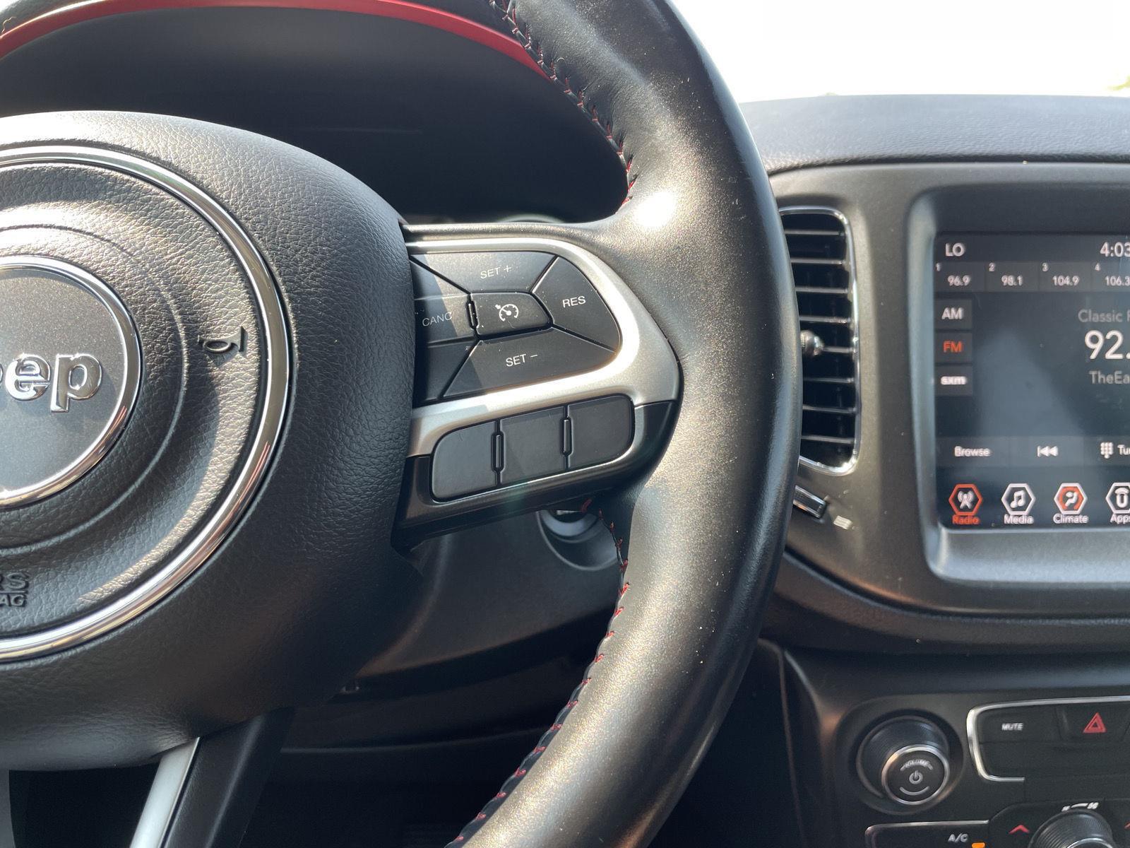 Vehicle photo 13