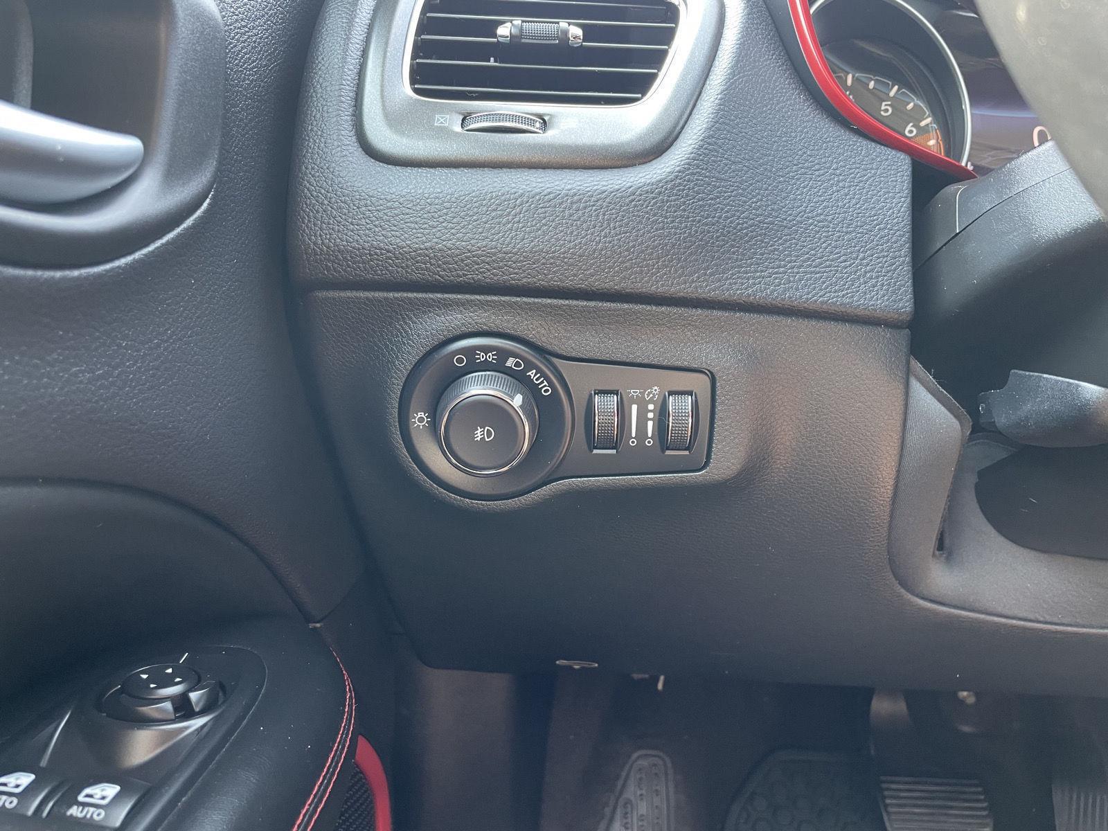 Vehicle photo 15