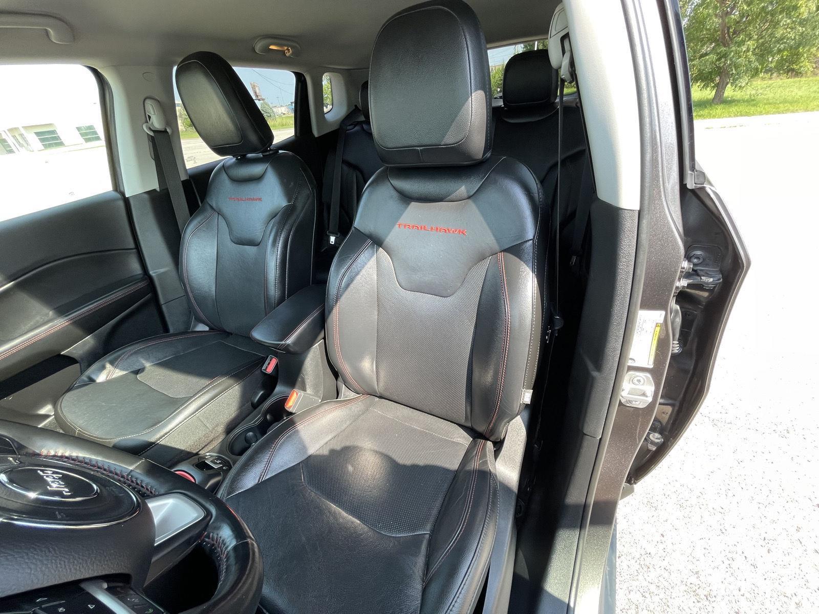Vehicle photo 17