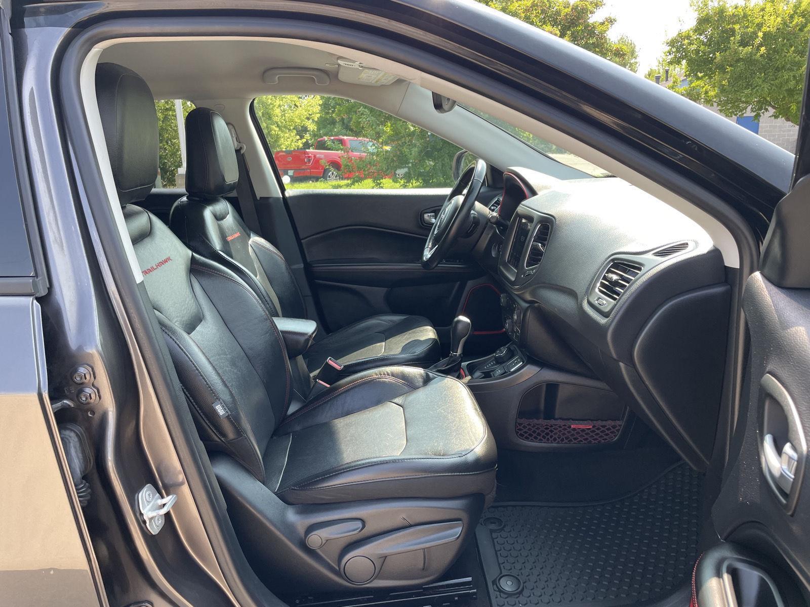 Vehicle photo 18