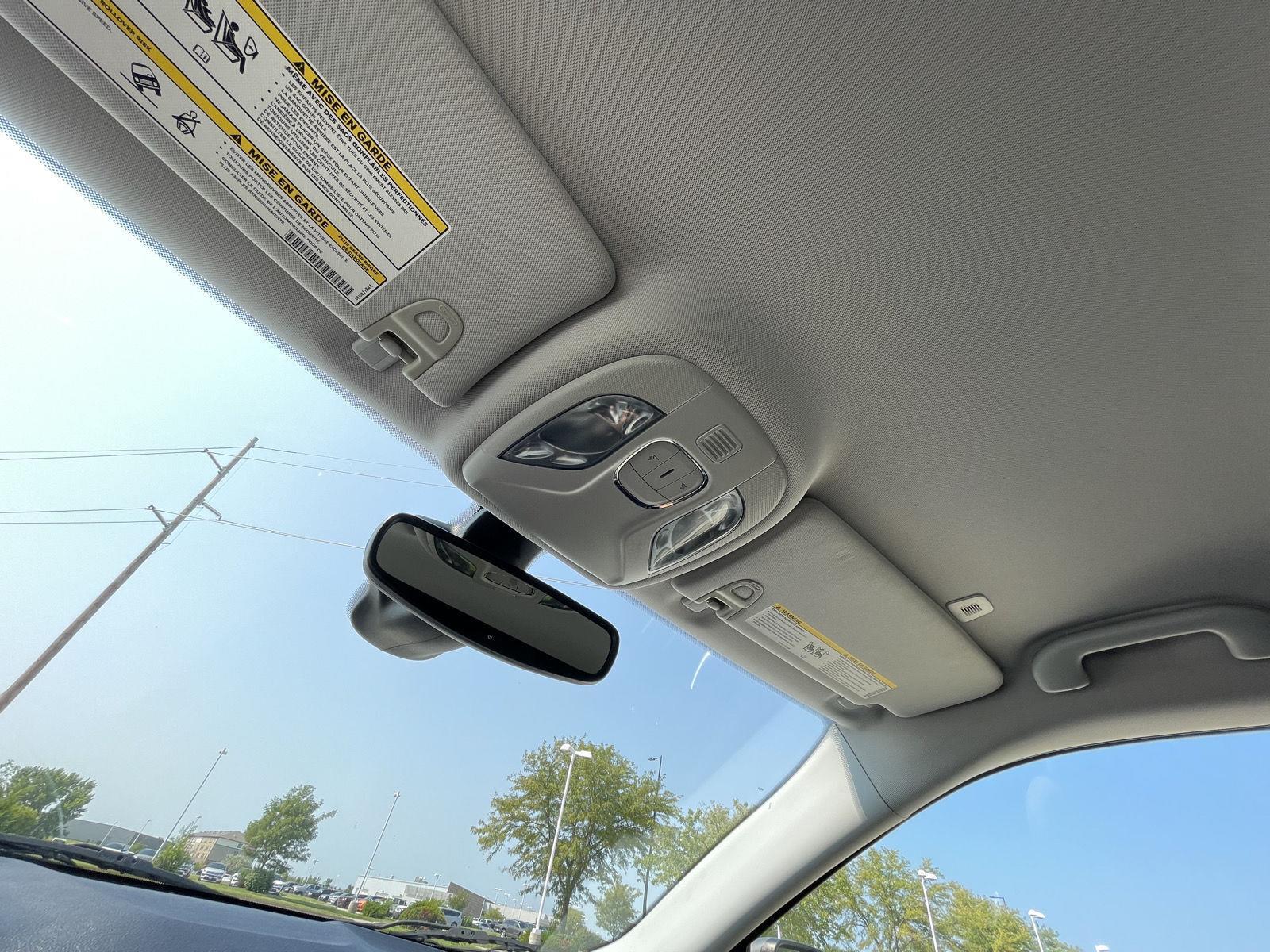 Vehicle photo 20