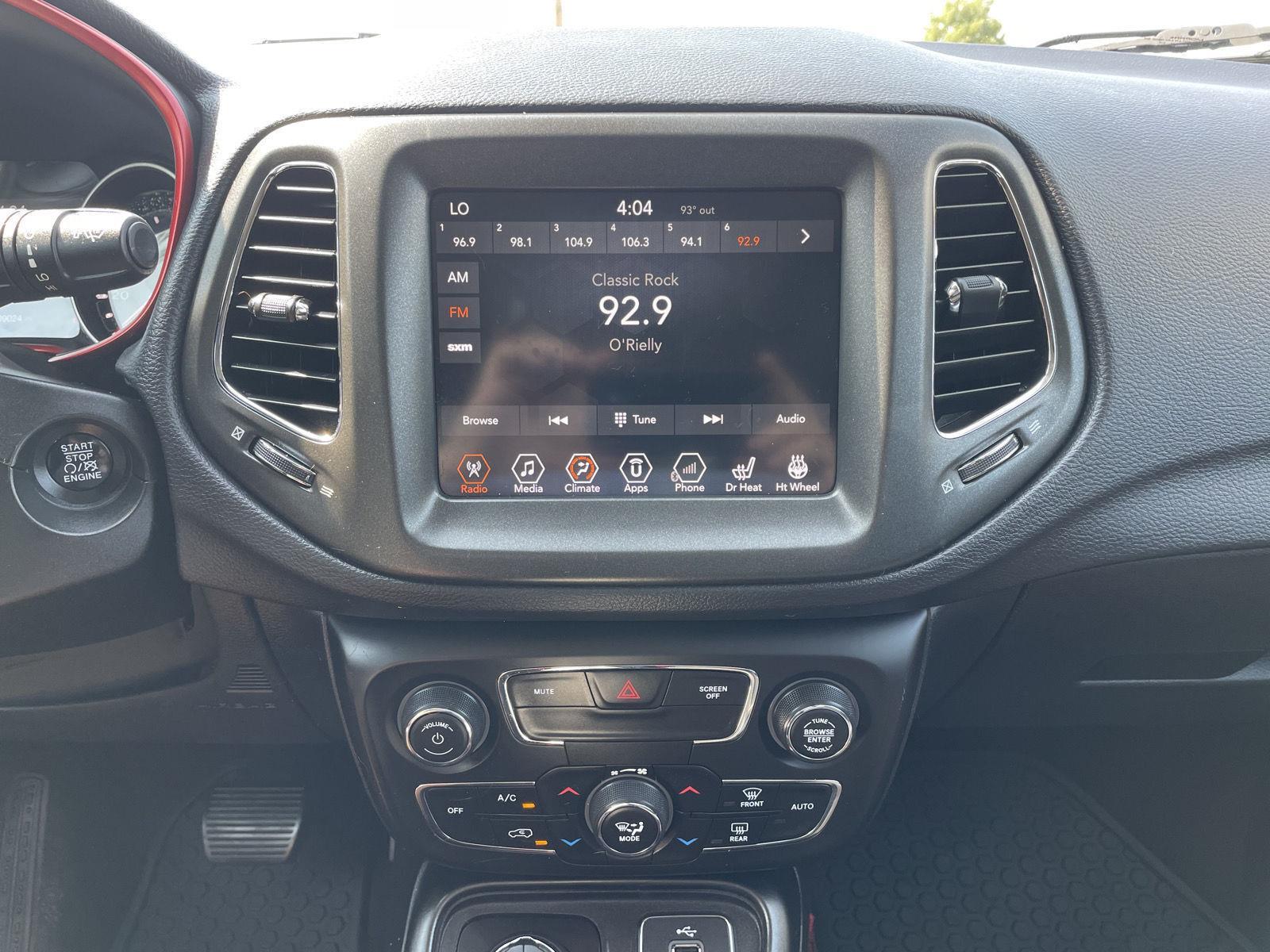 Vehicle photo 21
