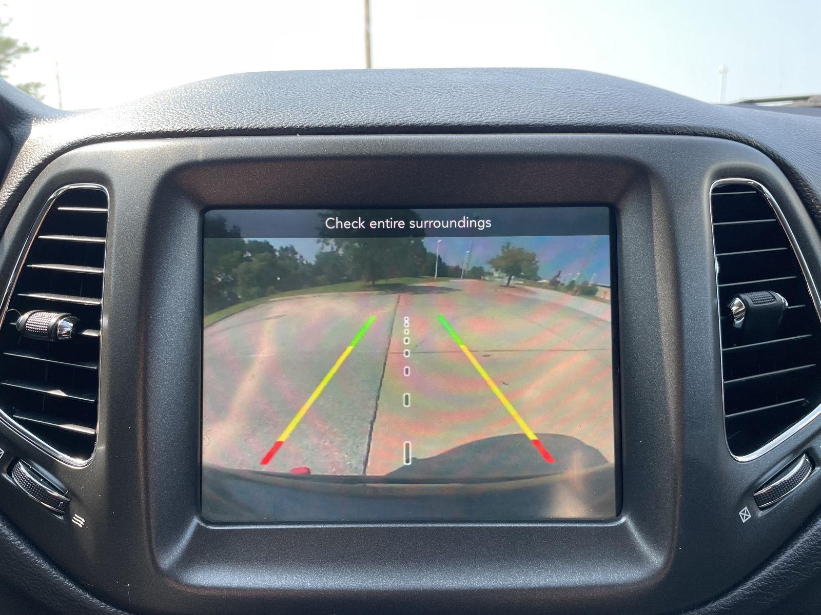 Vehicle photo 22