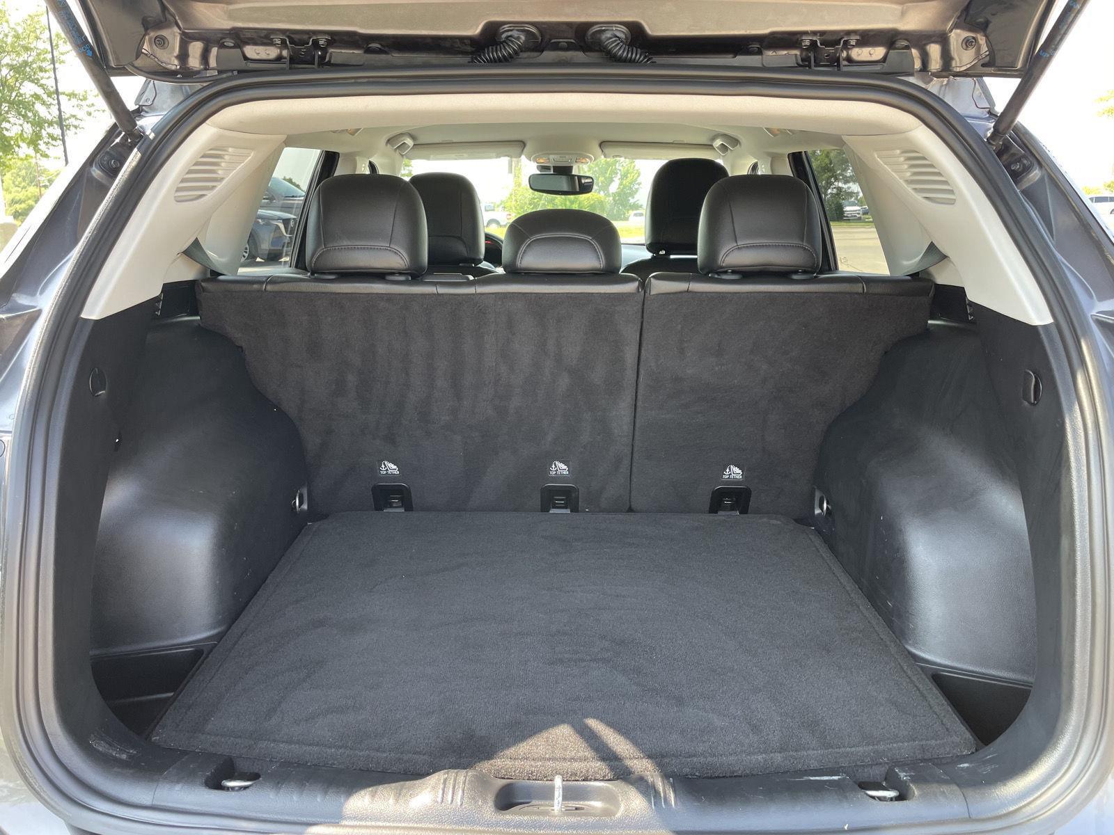 Vehicle photo 32