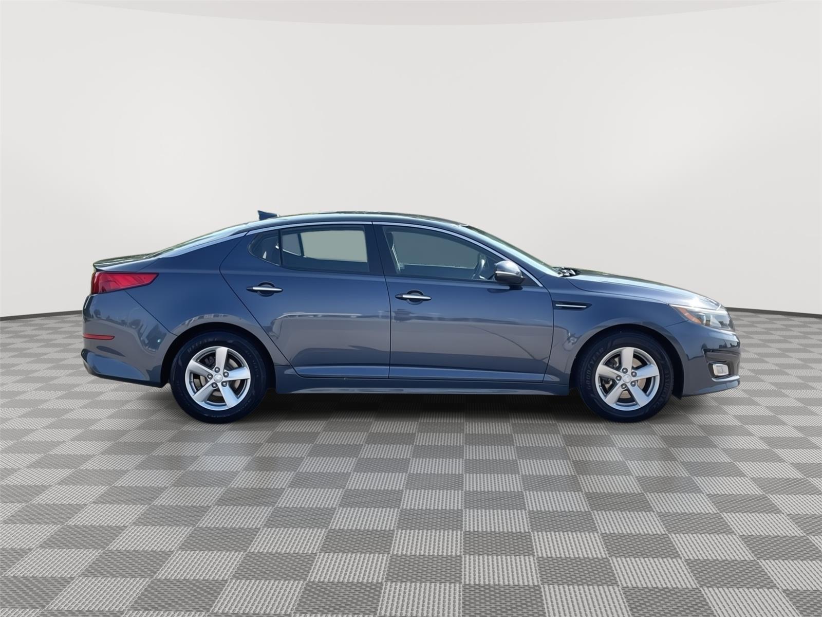 Vehicle photo 6
