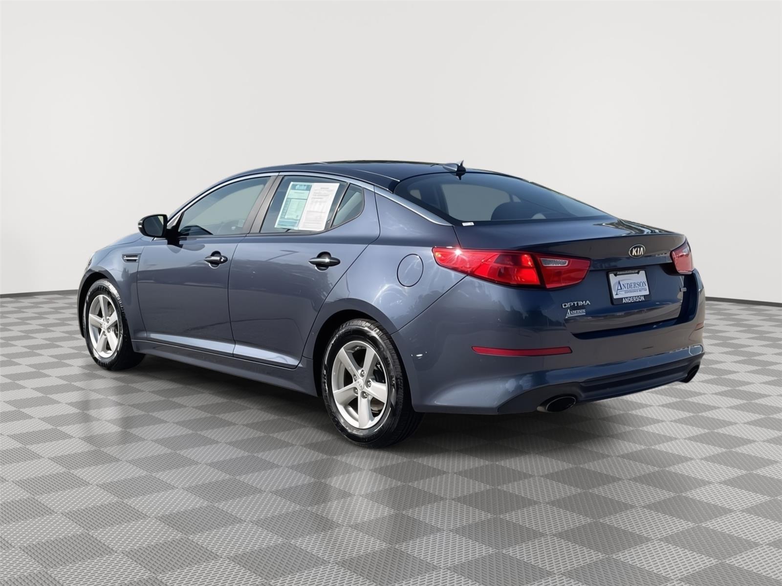 Vehicle photo 9