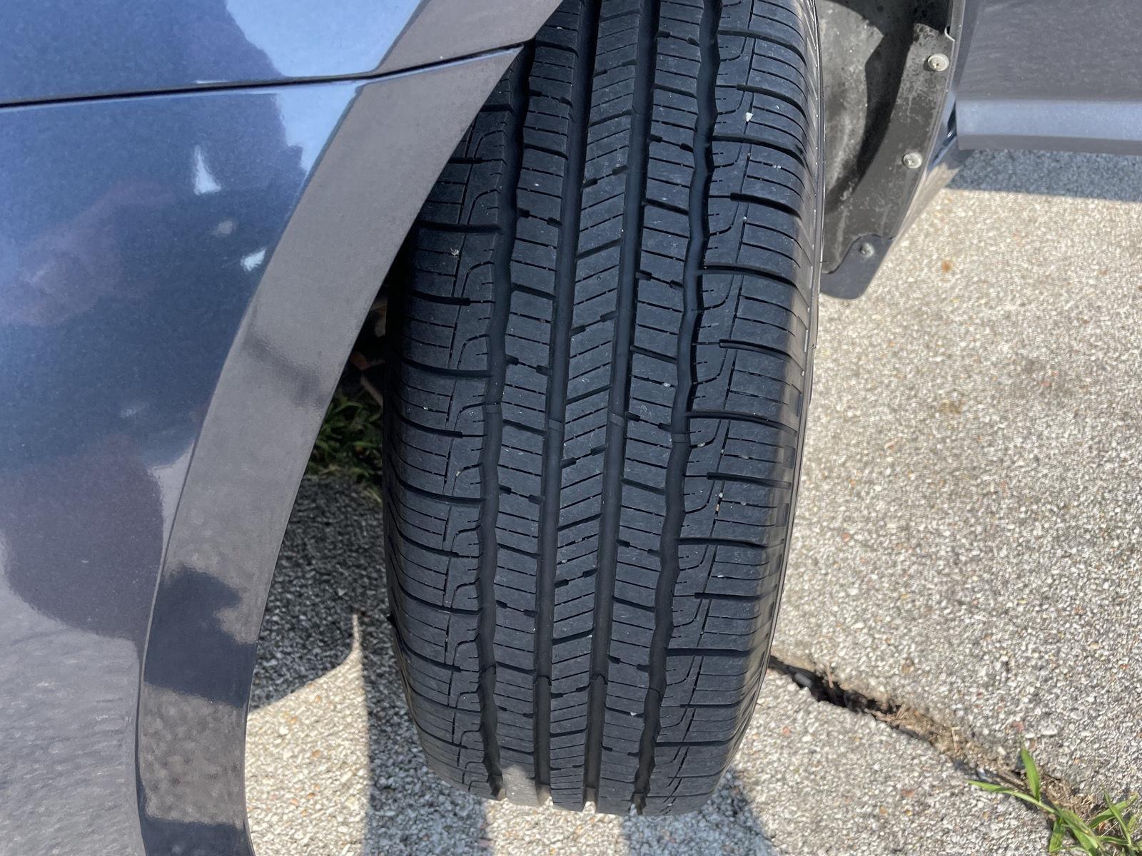 Vehicle photo 11