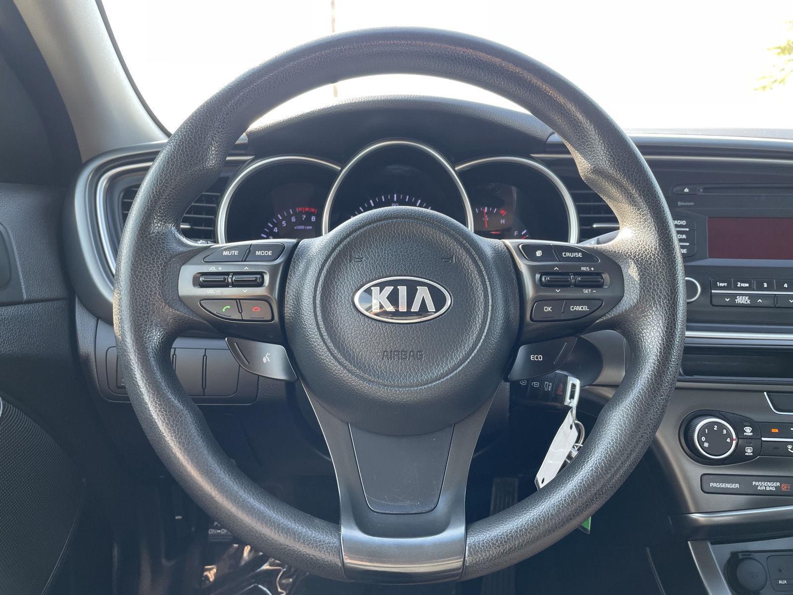 Vehicle photo 12