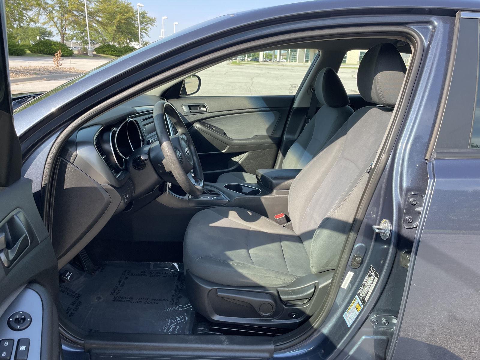 Vehicle photo 17
