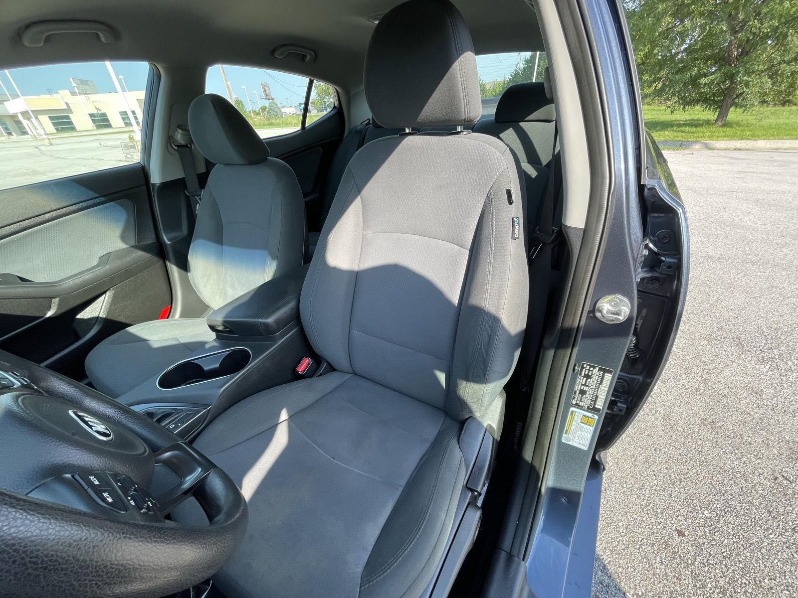 Vehicle photo 18