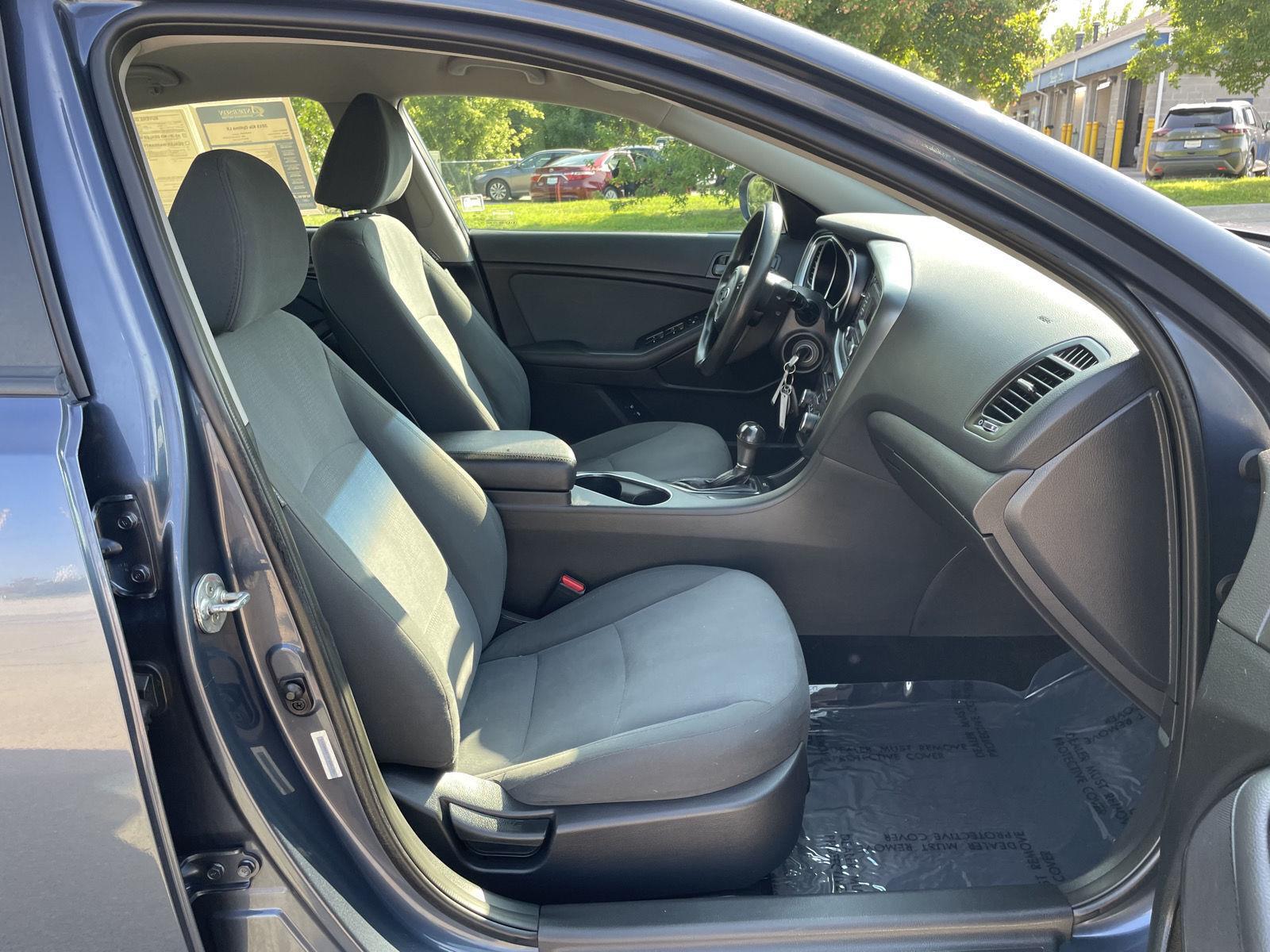 Vehicle photo 19