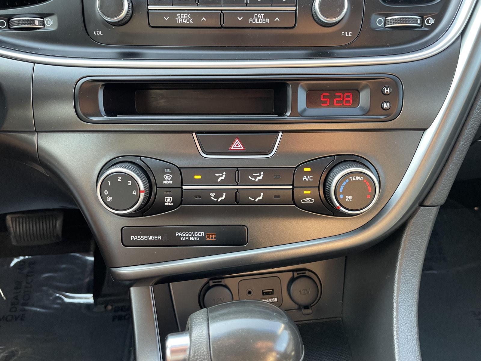 Vehicle photo 23