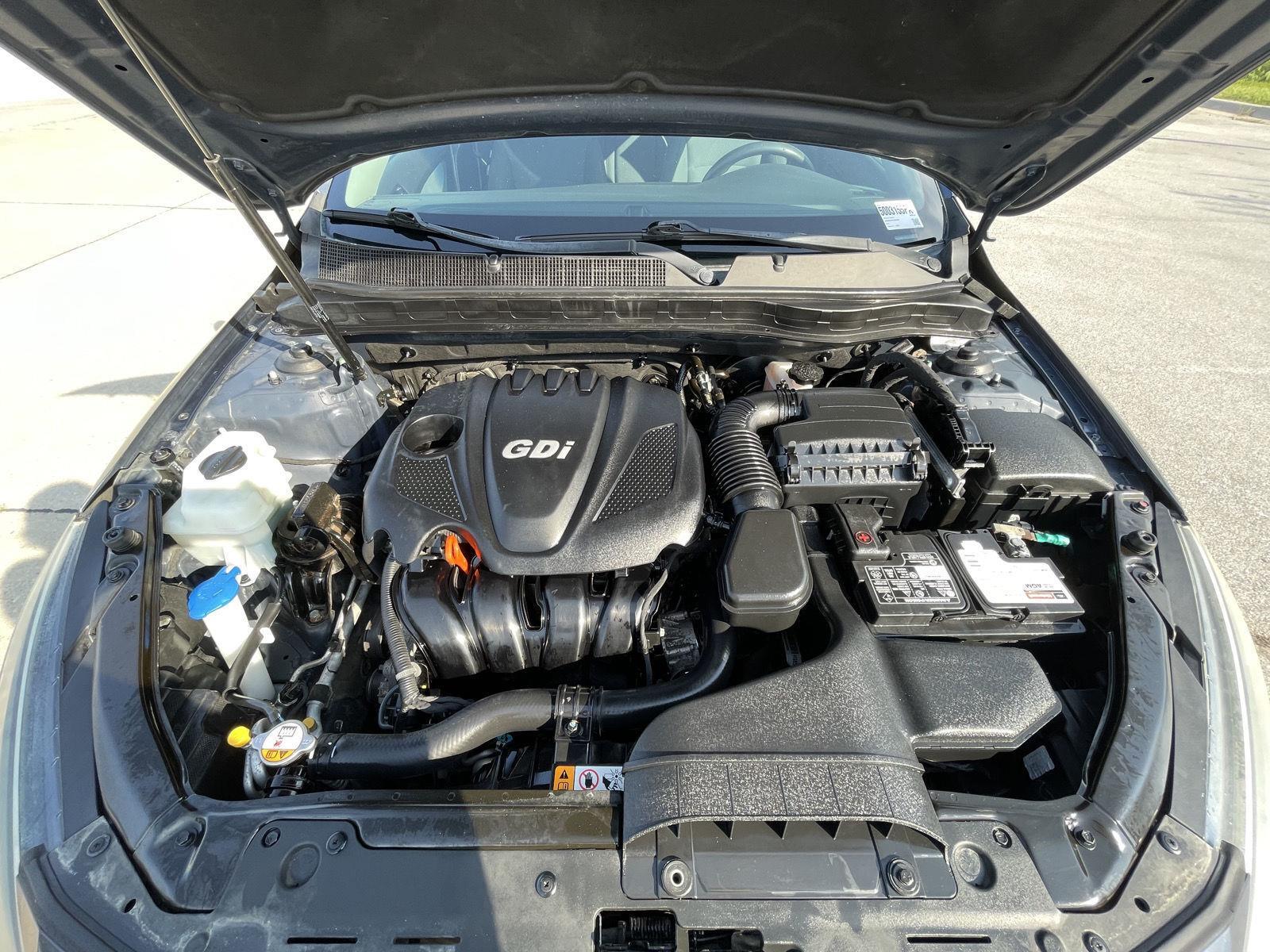 Vehicle photo 30