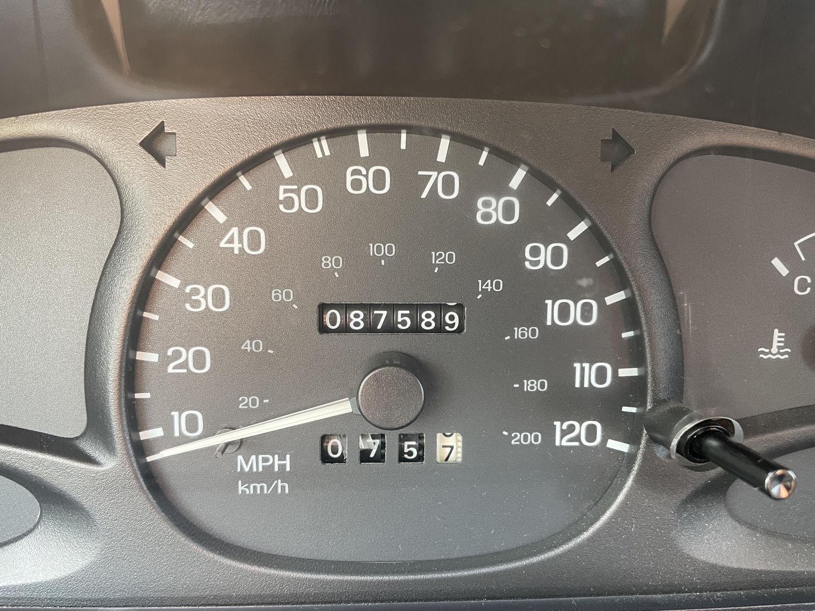 Vehicle photo 3