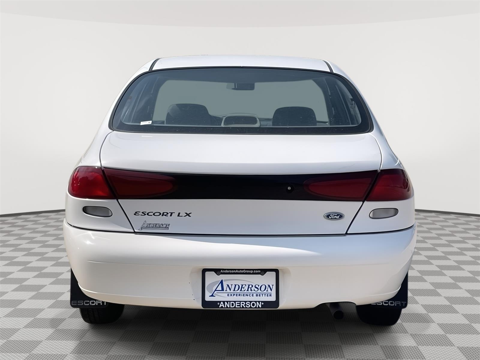 Vehicle photo 8