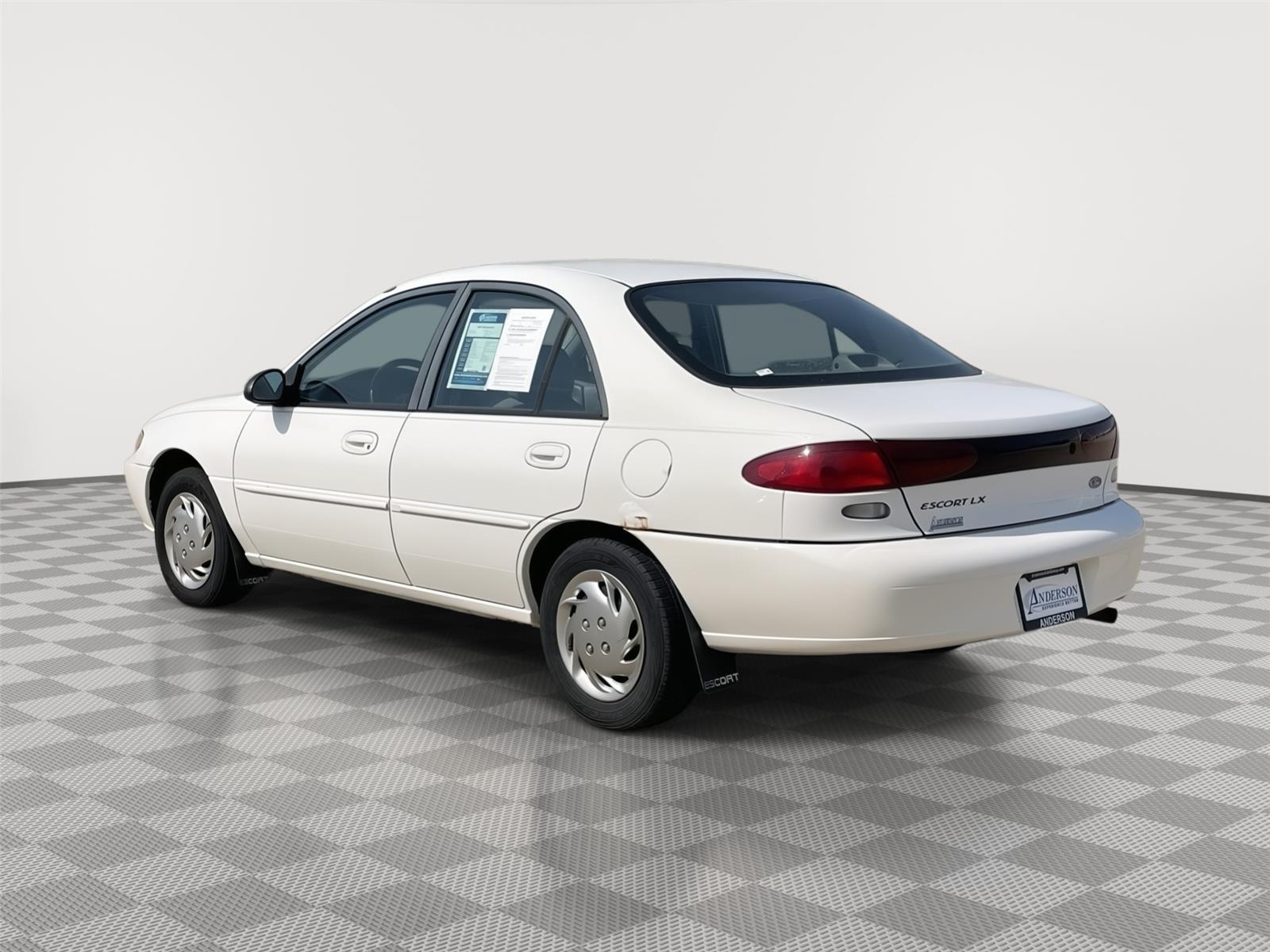 Vehicle photo 9