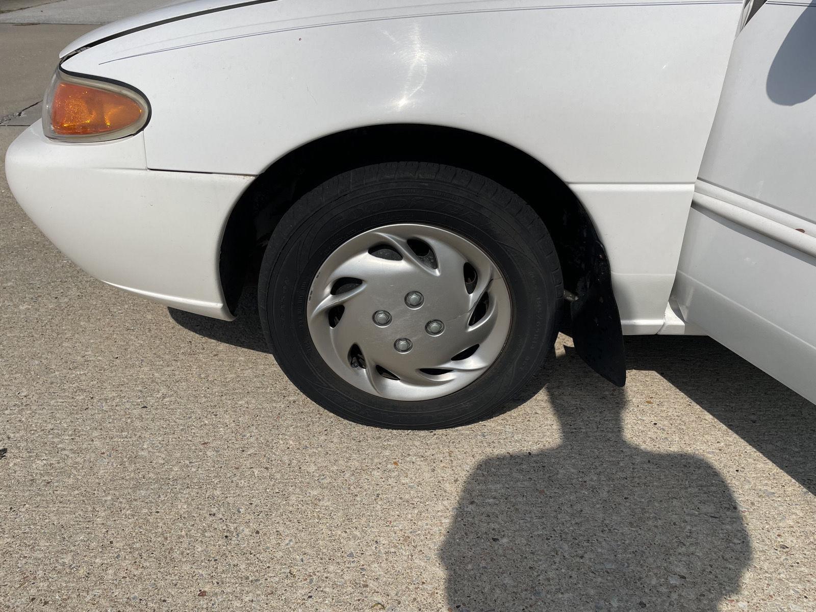 Vehicle photo 10