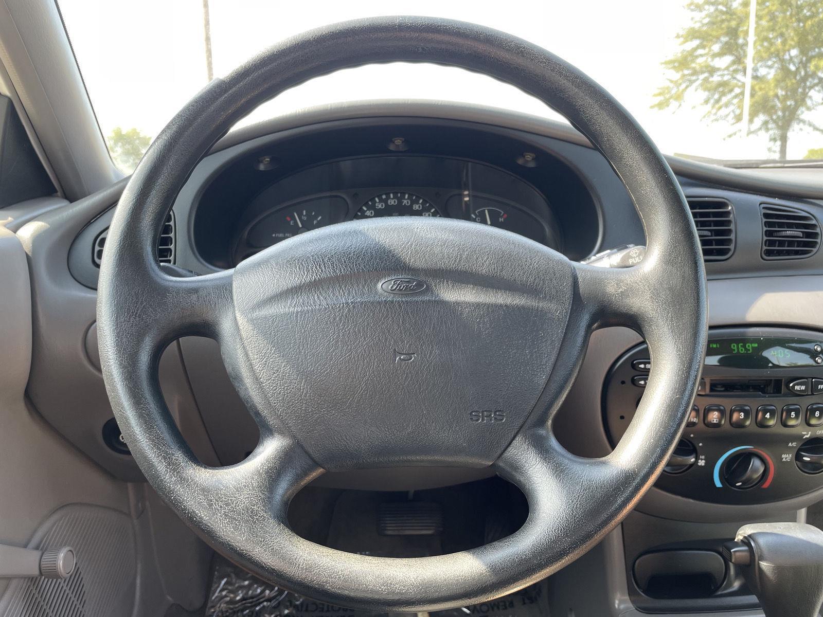 Vehicle photo 12