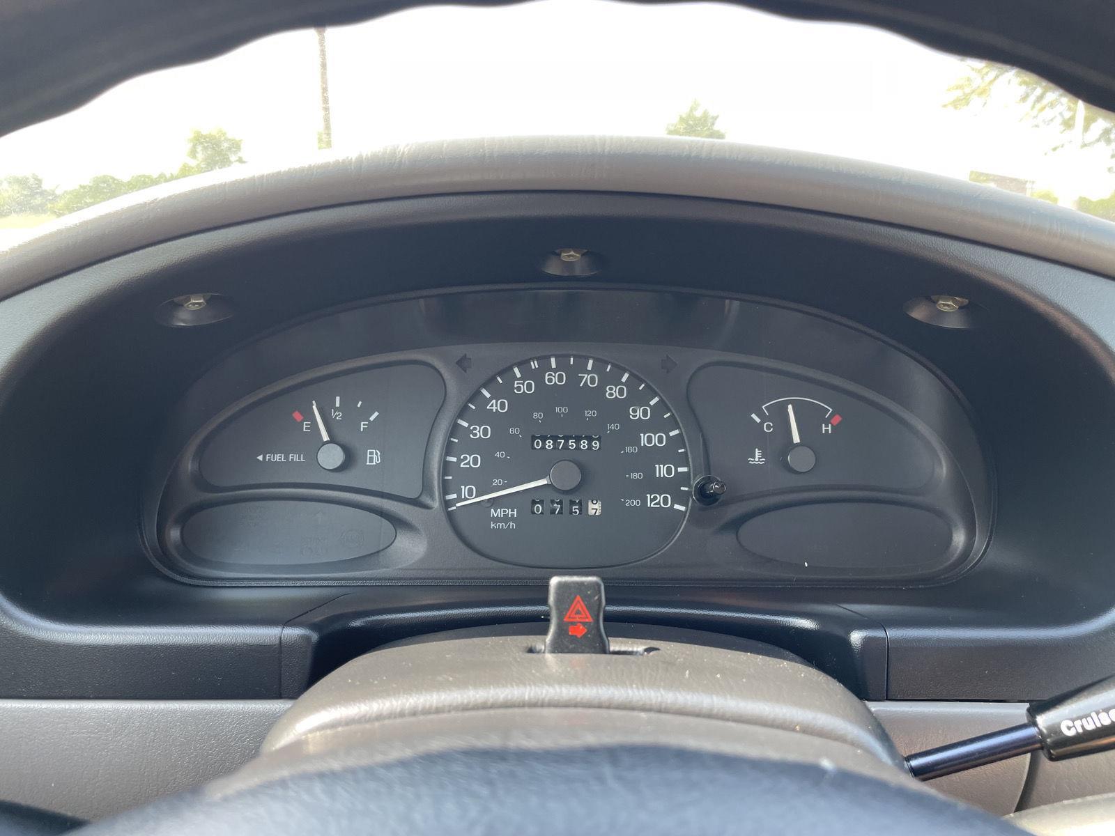 Vehicle photo 13