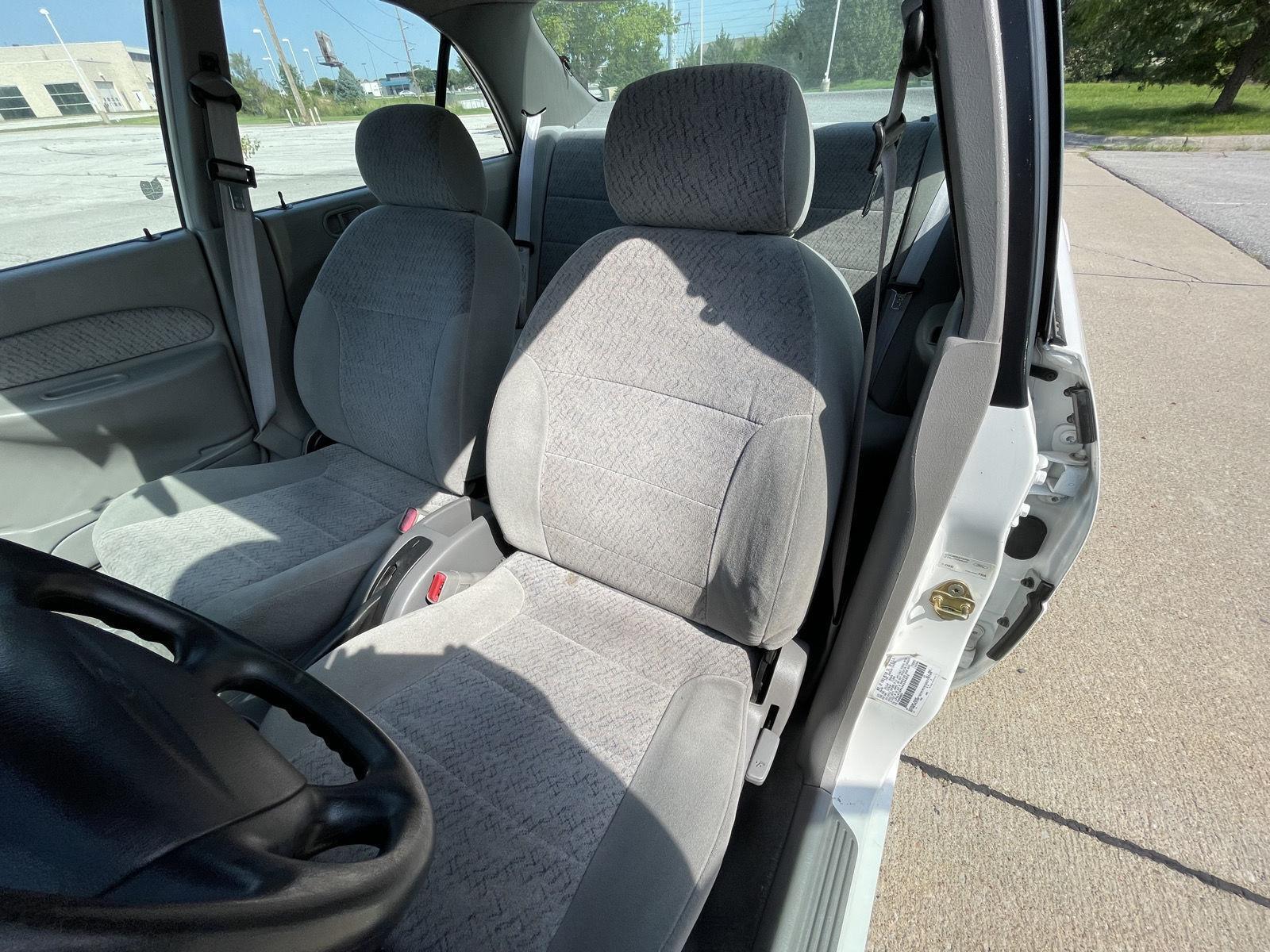 Vehicle photo 16