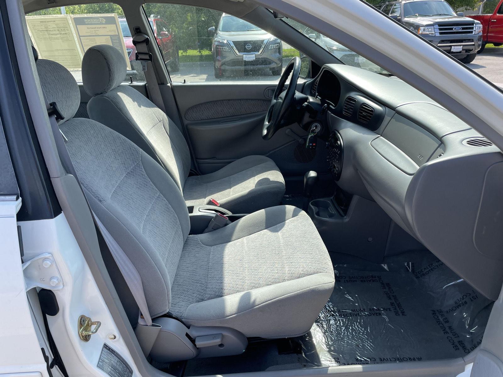 Vehicle photo 17