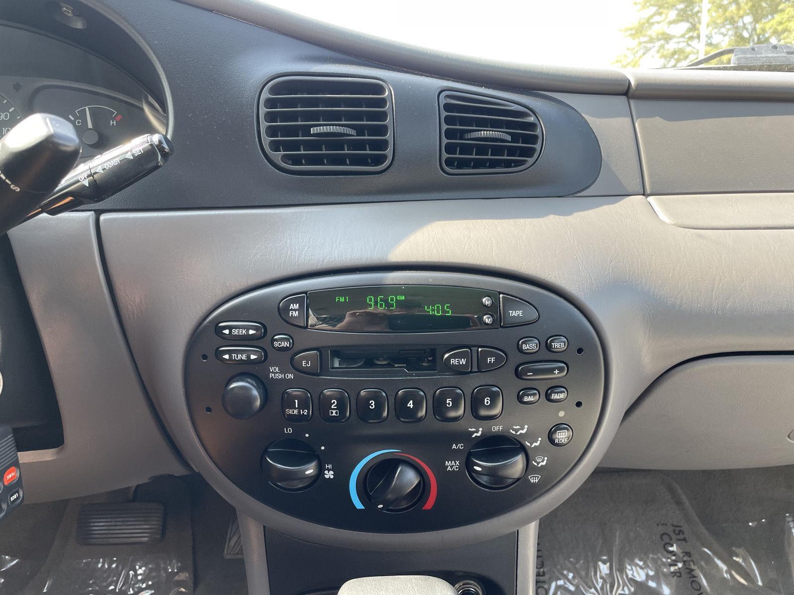 Vehicle photo 20