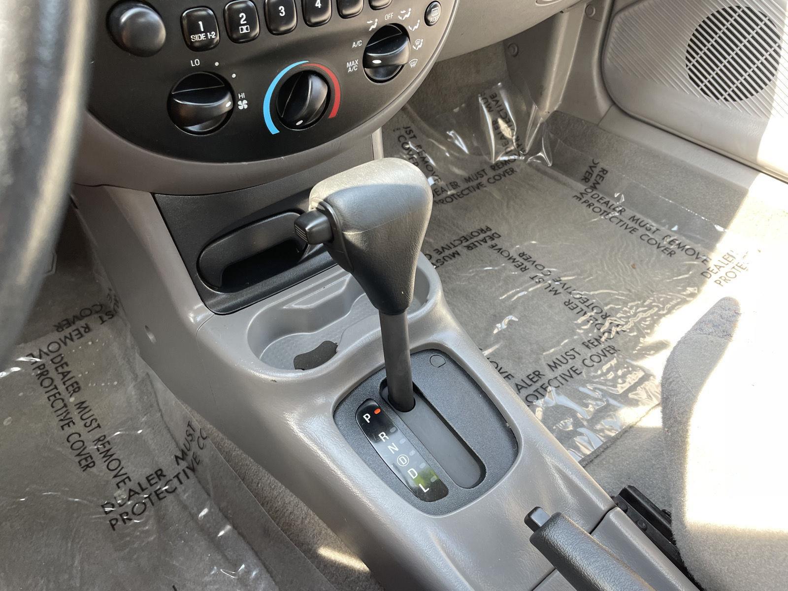 Vehicle photo 23