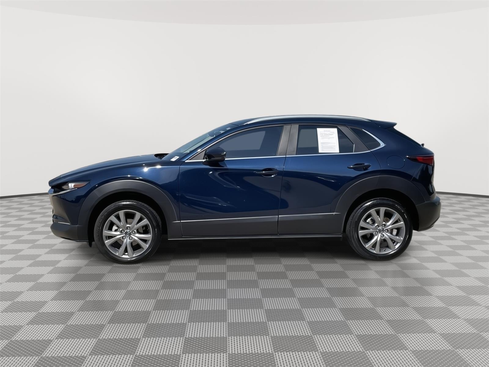 Vehicle photo 2