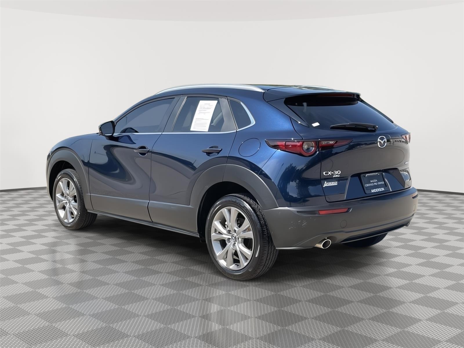 Vehicle photo 9