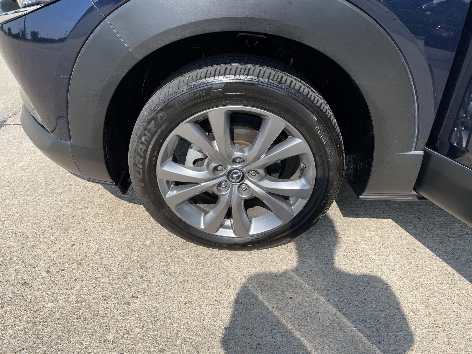 Vehicle photo 10