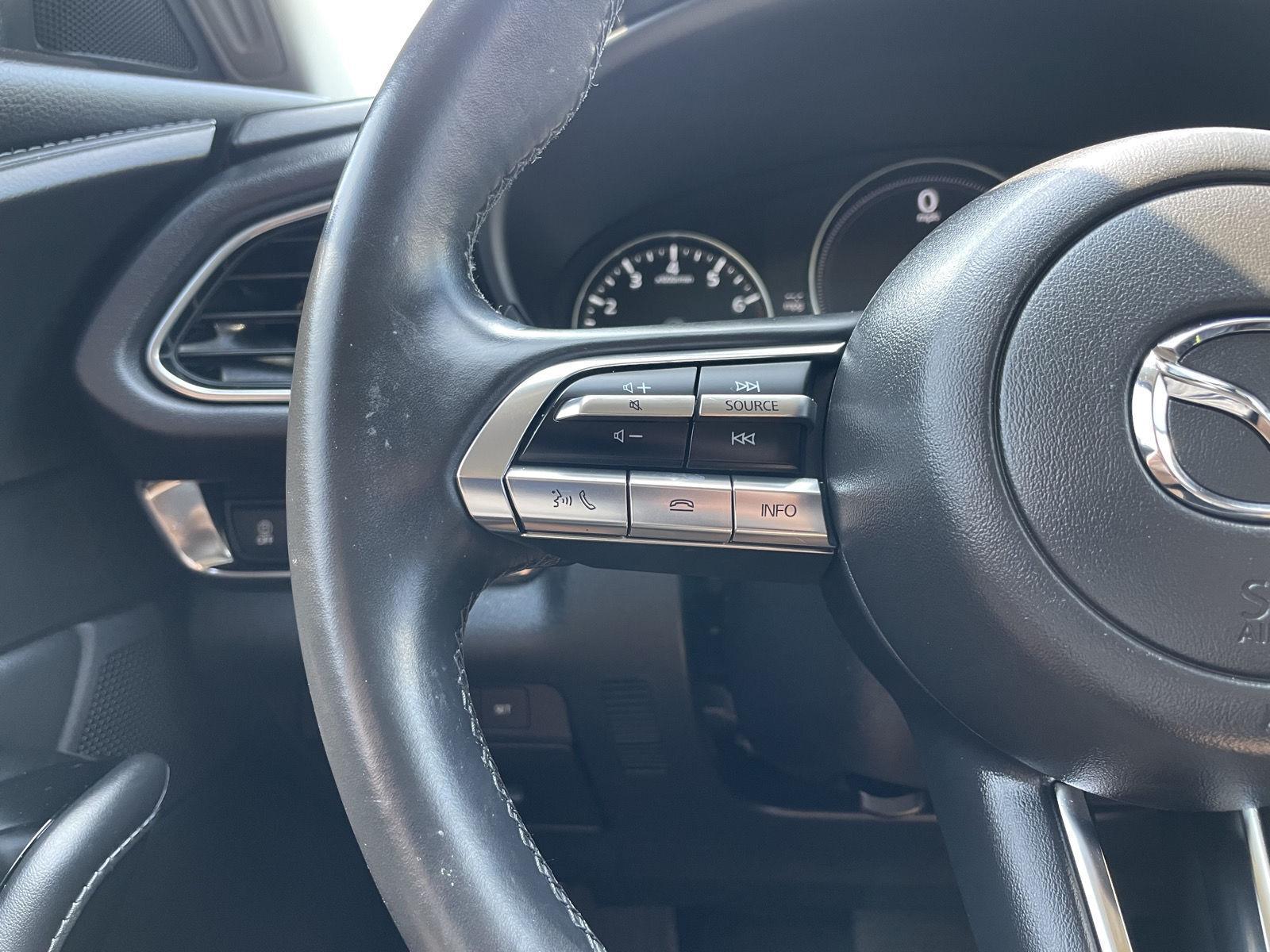 Vehicle photo 13