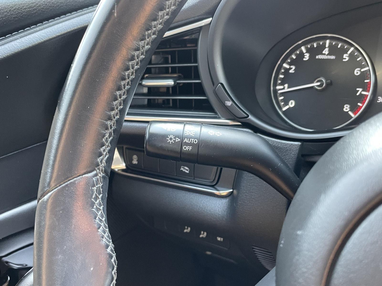Vehicle photo 16