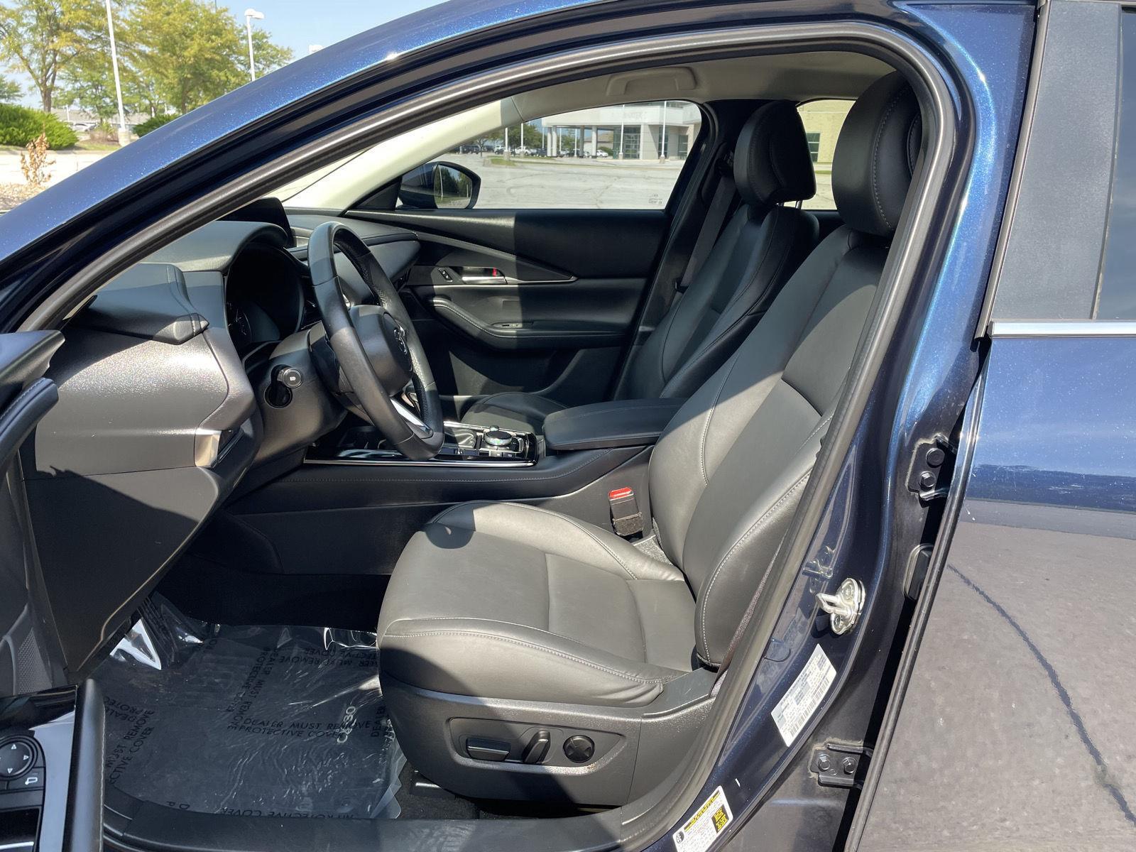 Vehicle photo 17