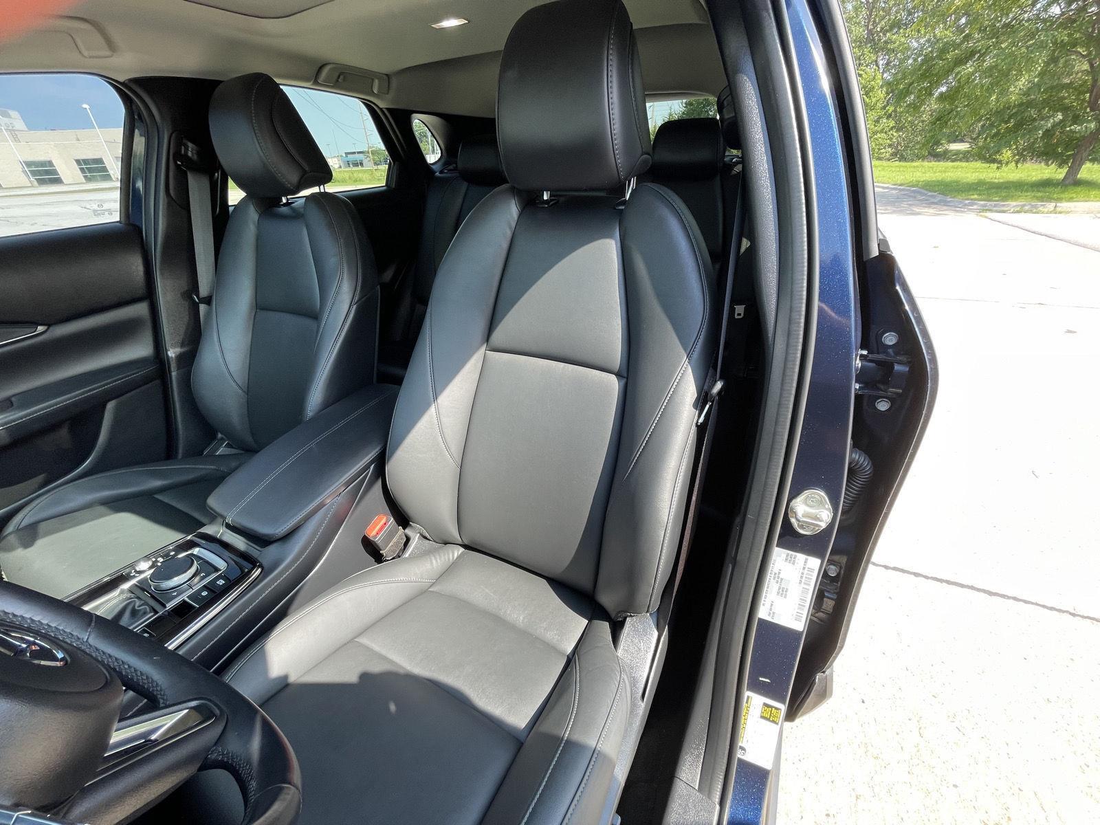 Vehicle photo 18