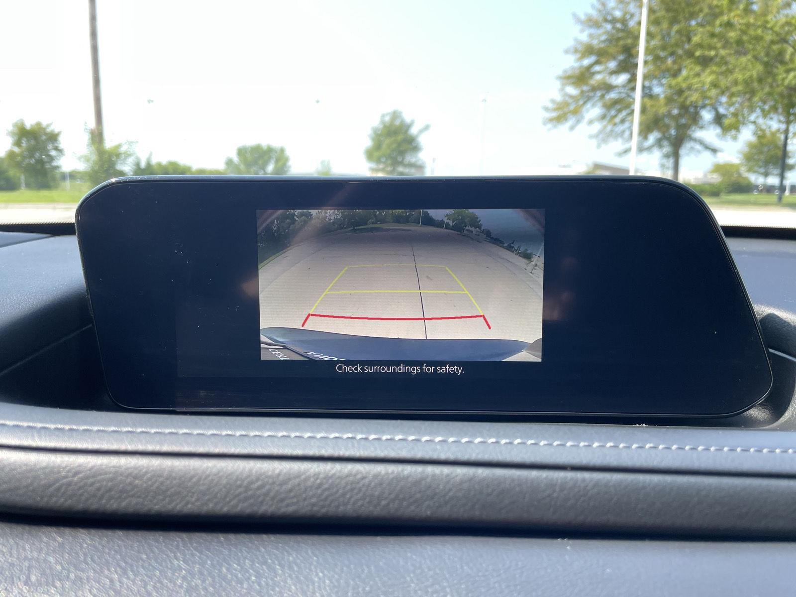 Vehicle photo 23