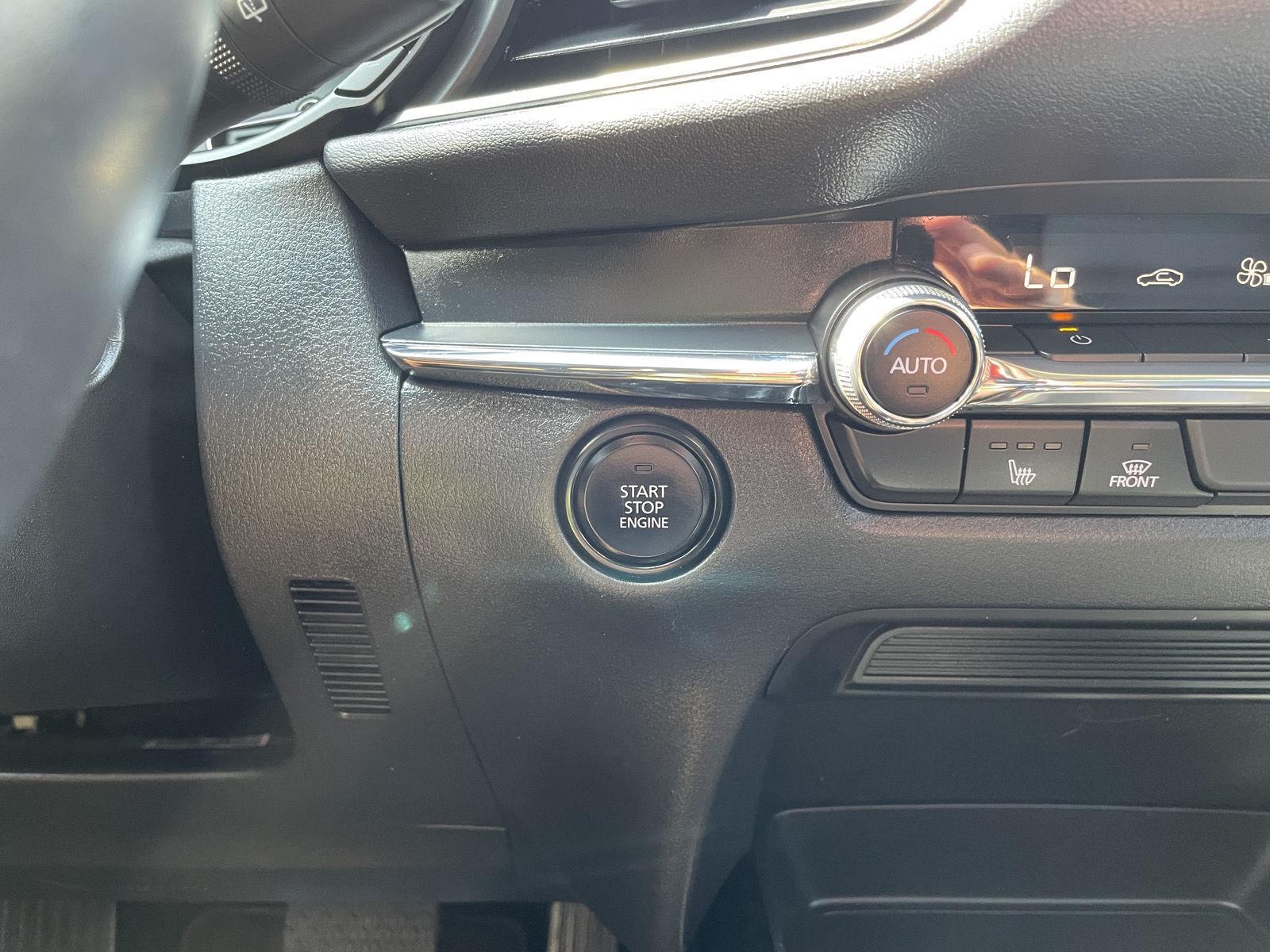 Vehicle photo 24
