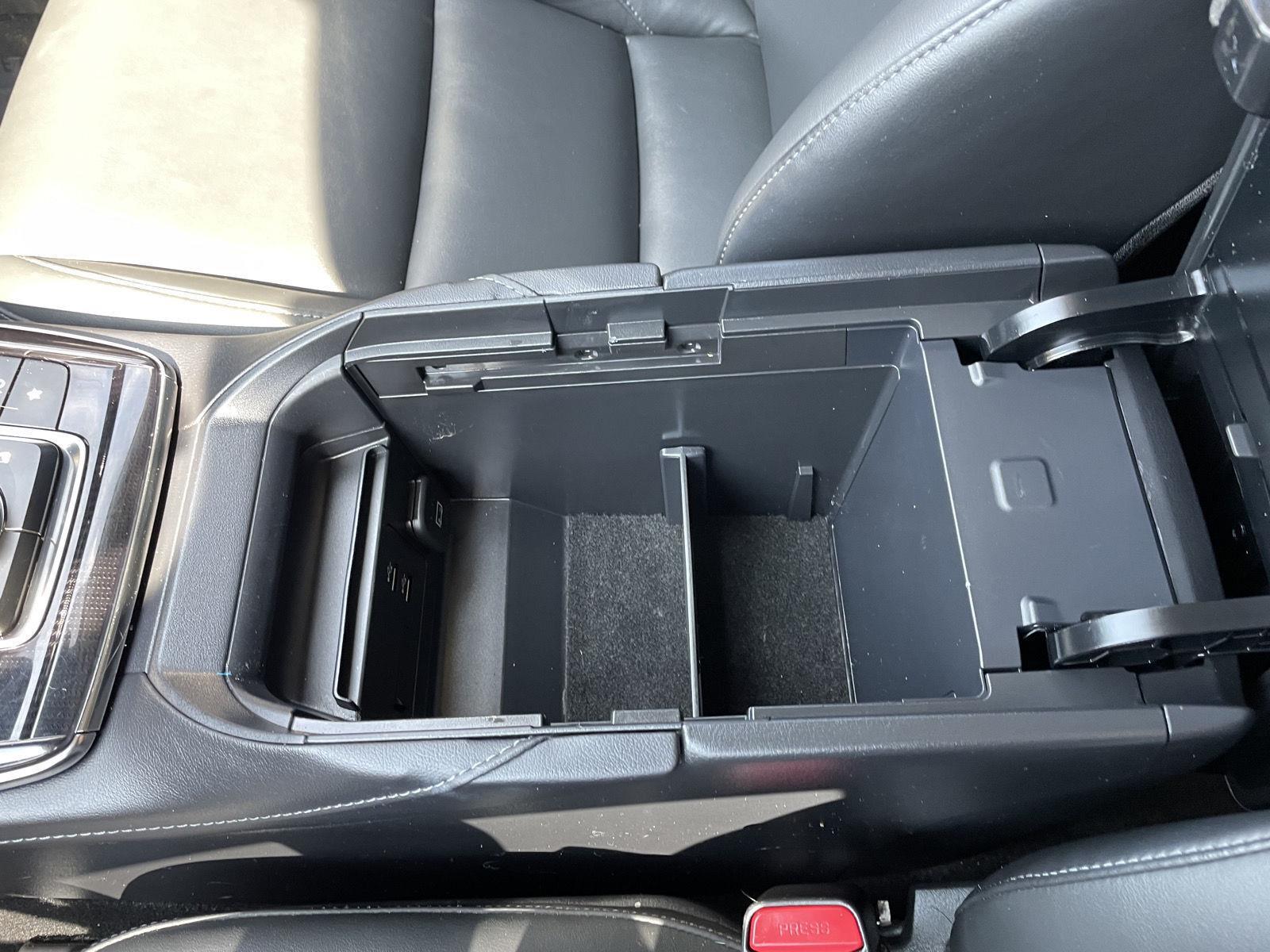 Vehicle photo 29