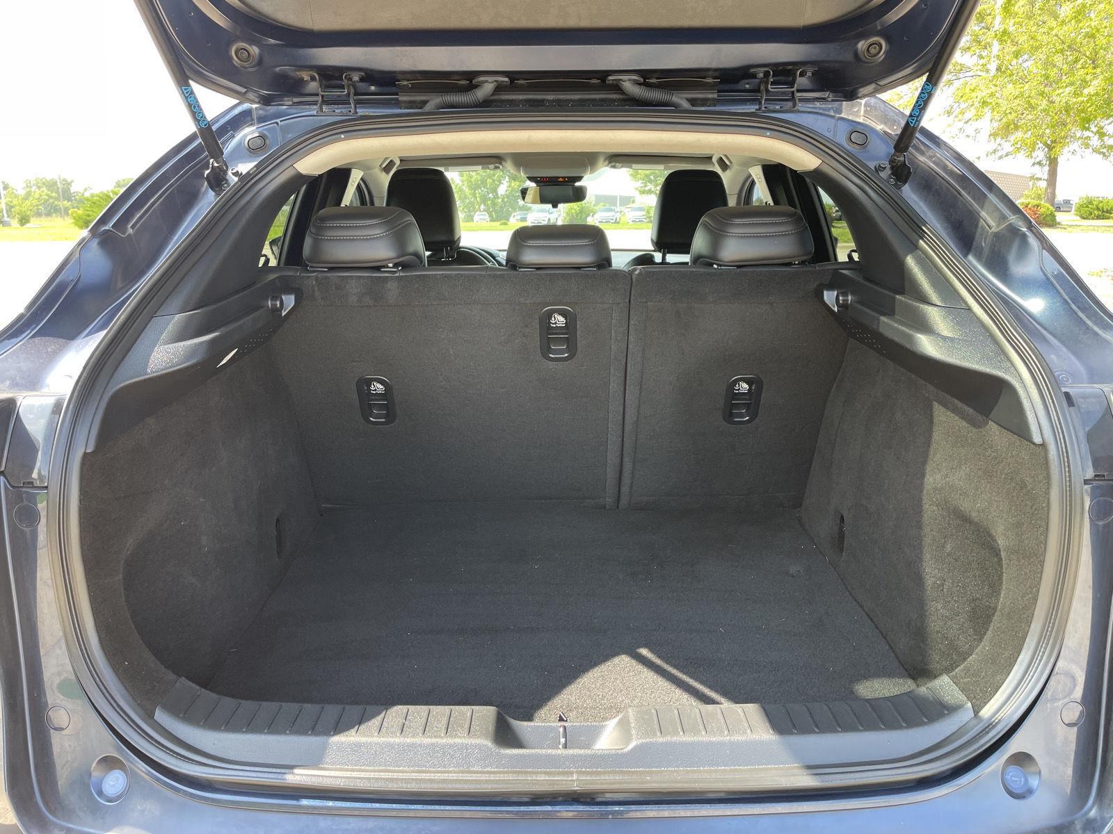 Vehicle photo 33