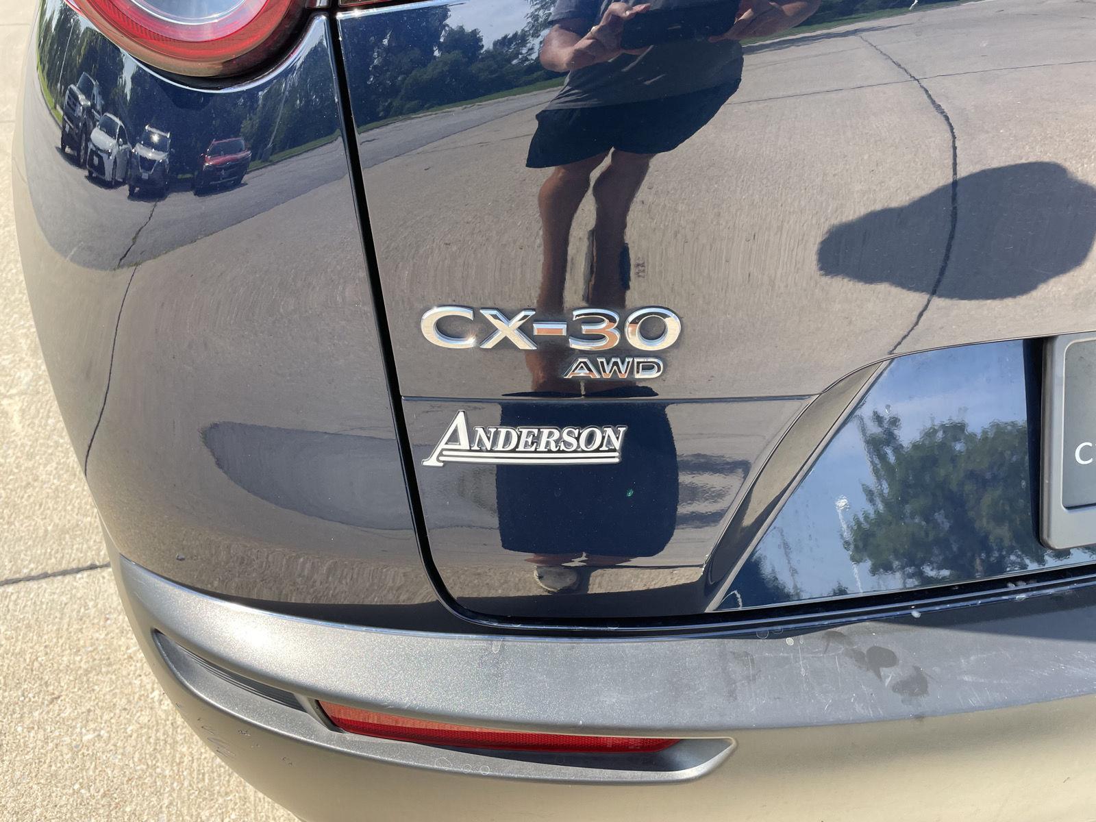 Vehicle photo 34