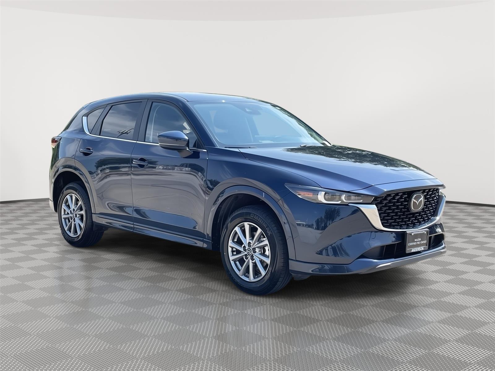 Vehicle photo 5