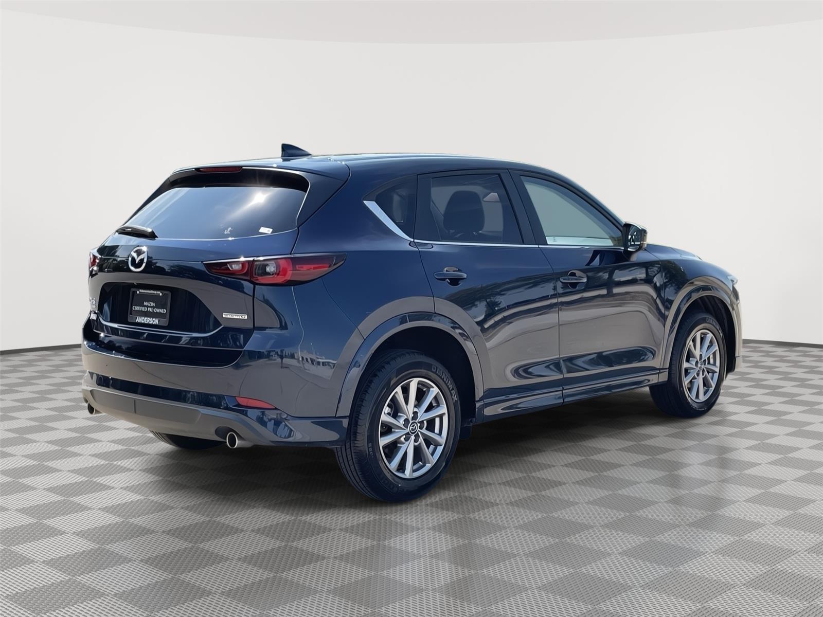 Vehicle photo 7